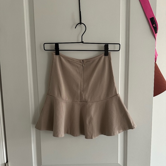 Guess Los Angeles High Waisted Ponte Flounce Mini Skirt - Picture 2 of 7